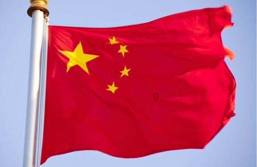 亚当玩高尔夫